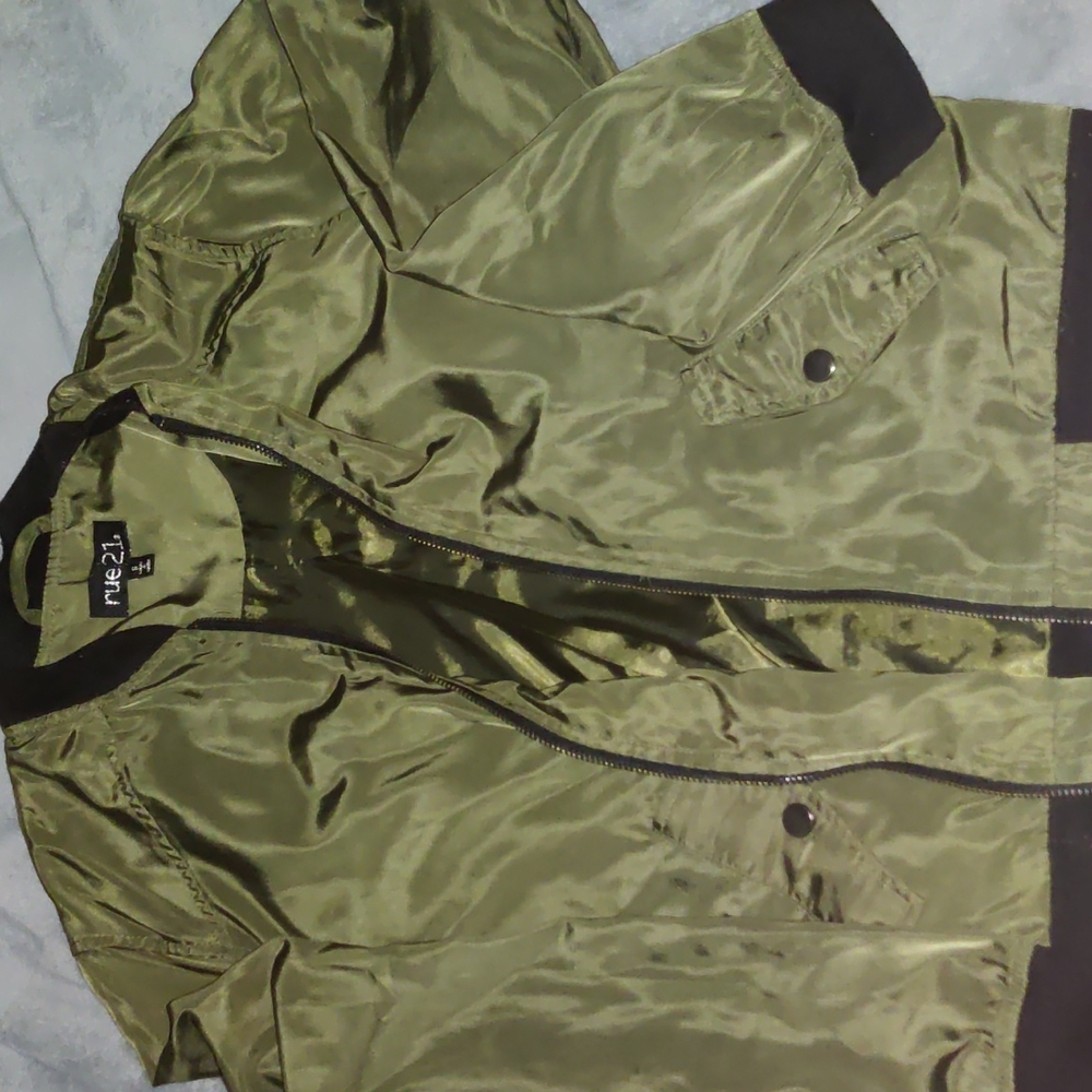 Lightweight bomber jacket
